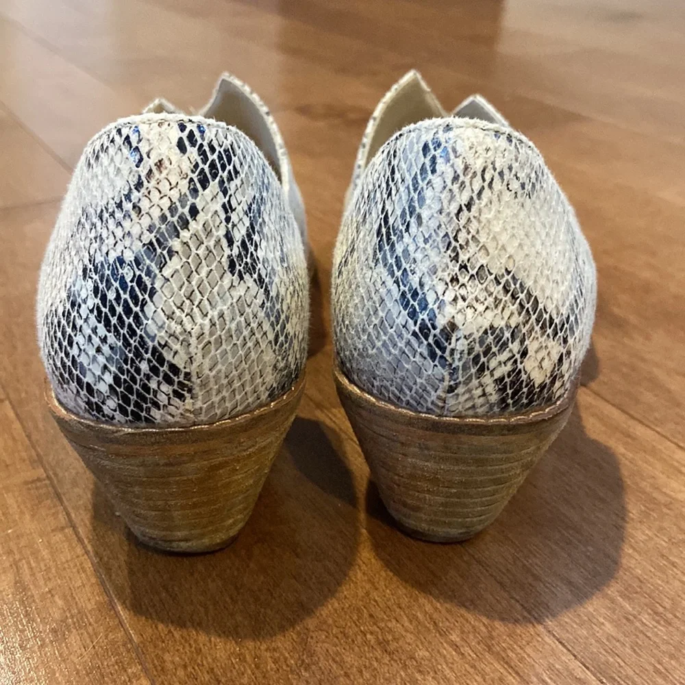 Chinese Laundry python print booties - Picture 2 of 4